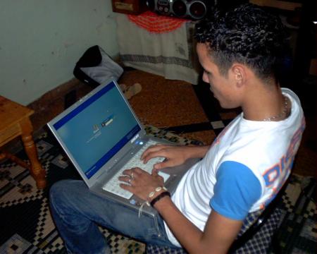 voila c es moi avec mon pc portable