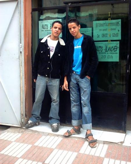 c es mon fr�re  3otmane ki acout� de moi